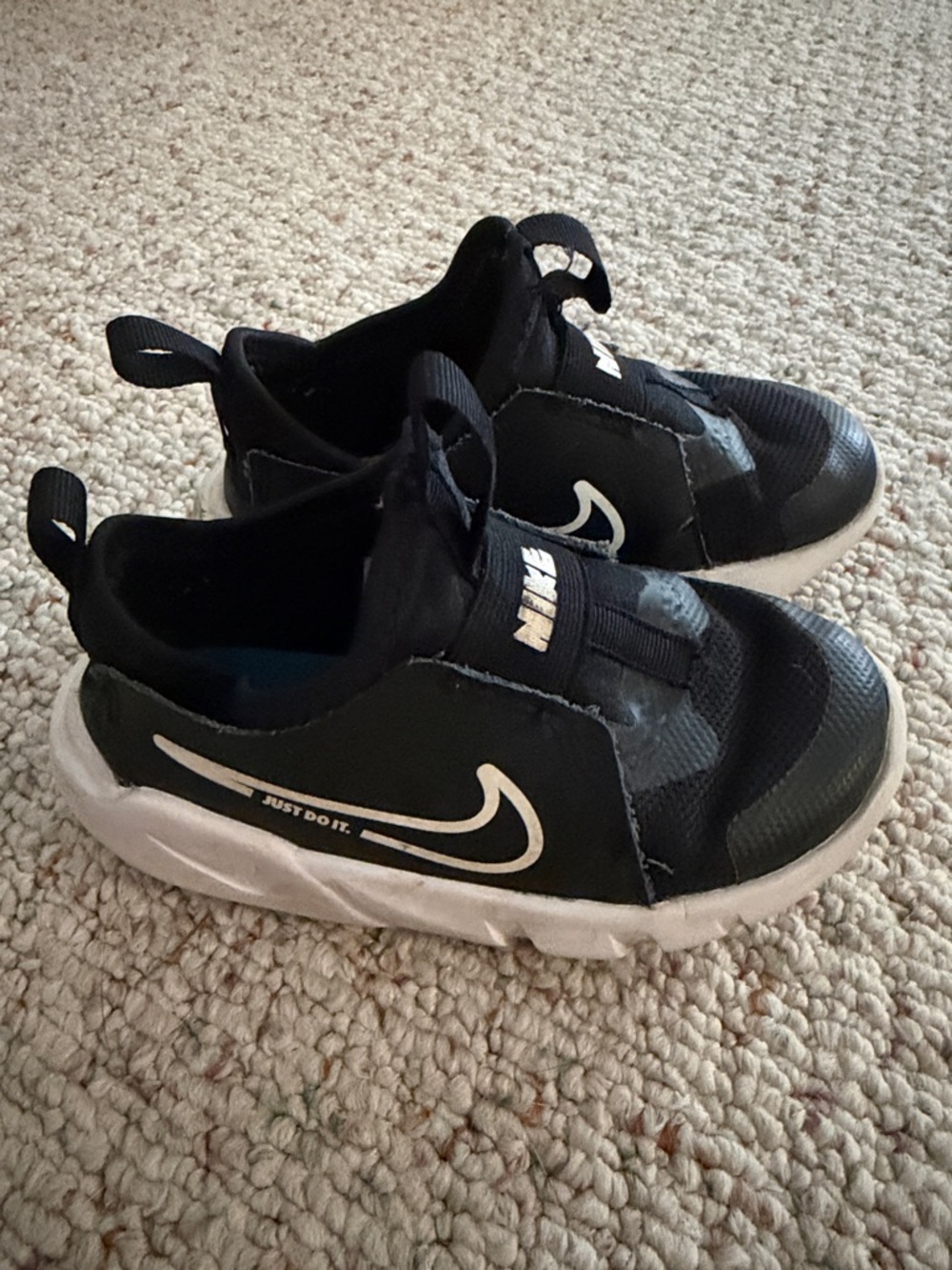 Nike Flex Runners Kids Black & White Slip-On Athletic Sneakers